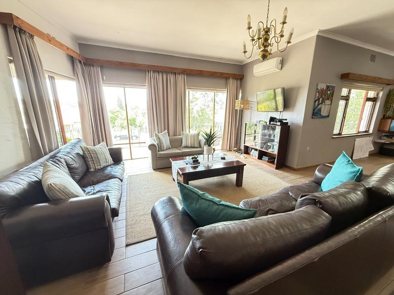 5 Bedroom Property for Sale in Bergzicht Western Cape